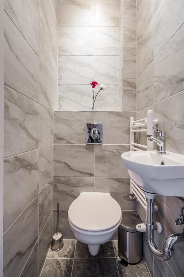Bpr Sirius Suite With A/C Budapest Esterno foto