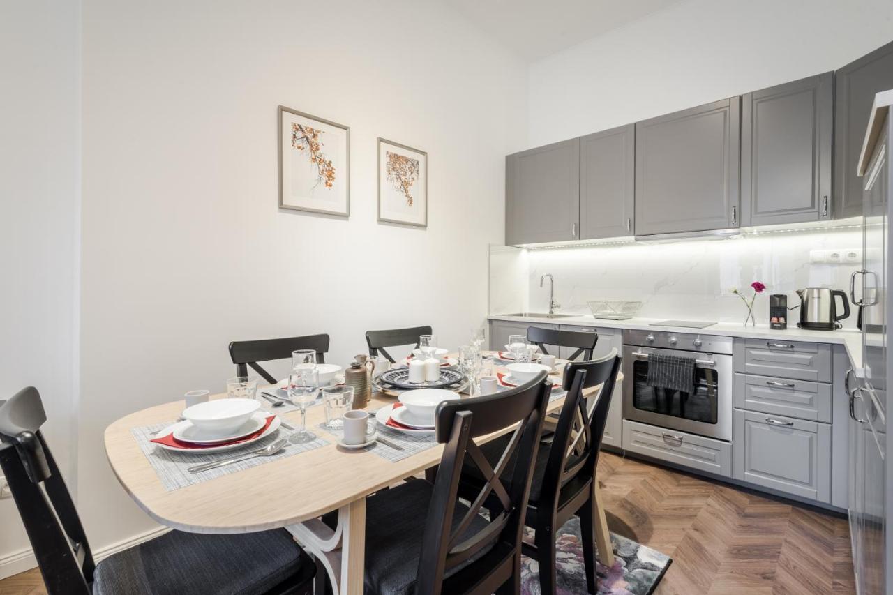 Bpr Sirius Suite With A/C Budapest Esterno foto