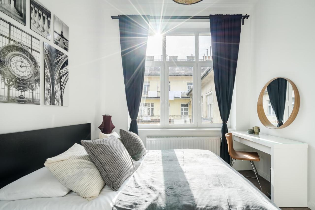 Bpr Sirius Suite With A/C Budapest Esterno foto