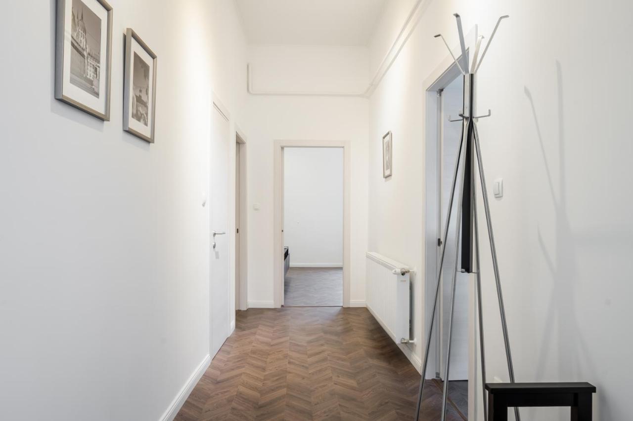 Bpr Sirius Suite With A/C Budapest Esterno foto